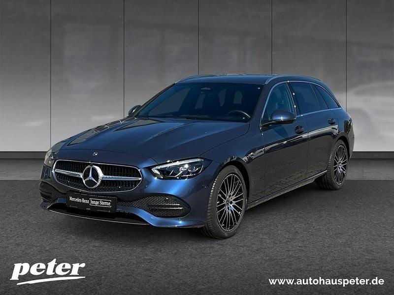 Metalliclack sodalithblau Gebraucht 2024 Mercedes C180 Avantgarde Edition Kombi | 36.870 € (Fairer Preis) - Bild 1/4