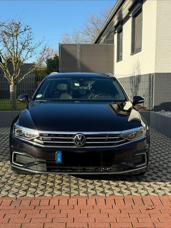 Schwarz Gebraucht 2020 VW Passat Trendline Kombi | 22.800 € (Fairer Preis) - Bild 1/4