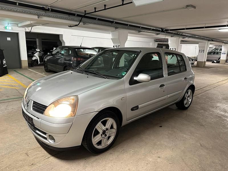 Silber Gebraucht 2006 Renault Clio II Limousine | 1.690 € (Guter Preis) - Bild 1/4