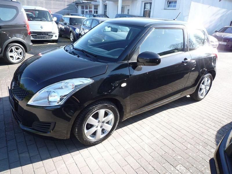 Gebraucht Suzuki Swift Club 94 PS (69 kW) 2012 Schwarz Kleinwagen