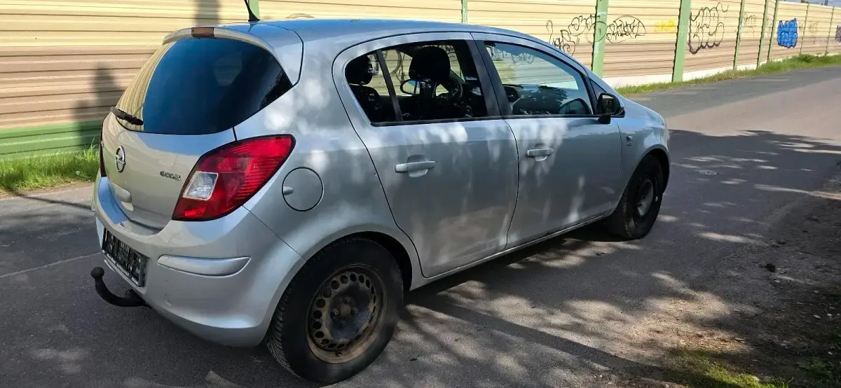 Gebraucht Opel Corsa 90 PS (66 kW) 2011 Grau Kleinwagen