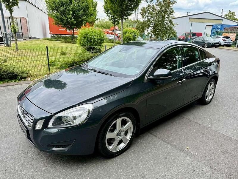 Gebraucht Volvo S60 Momentum 150 PS (110 kW) 2011 Savile grey / metallic Limousine