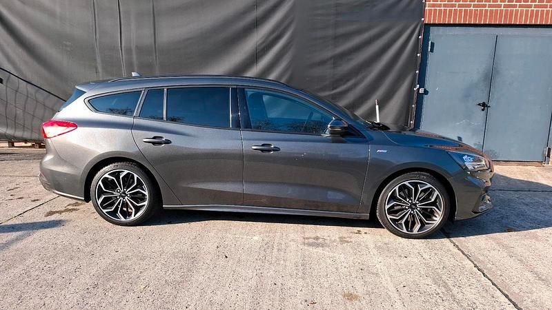 Gebraucht Ford Focus ST-Line 182 PS (133 kW) 2019 Grau Kombi