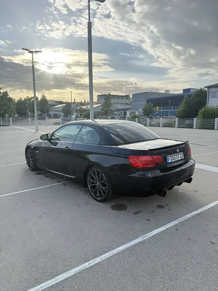 Gebraucht BMW 330 Cabriolet M Sport 245 PS (180 kW) 2013 Schwarz Cabrio