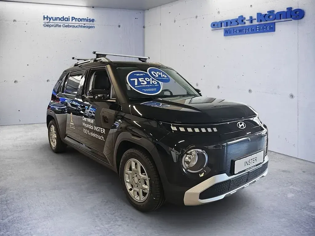 Gebraucht Hyundai Inster Trend 71 kW (97 PS) 2025 Schwarz Kleinwagen