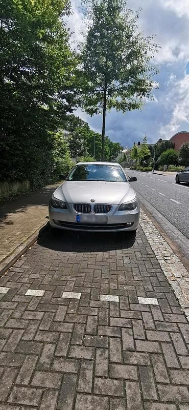 Gebraucht BMW 523 190 PS (139 kW) 2007 Silber Limousine