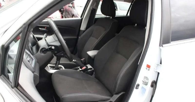 Gebraucht Suzuki SX4 Club 129 PS (94 kW) 2021 Weiß Limousine