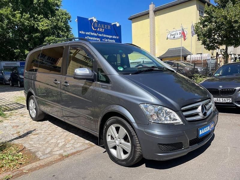 Grau Gebraucht 2013 Mercedes Viano Edition Van / Kleinbus | 17.990 € (Guter Preis) - Bild 1/4