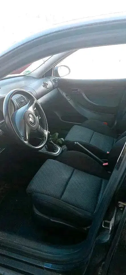 Używany Seat Leon 125 KM (91 kW) 2004 Czarny Hatchback