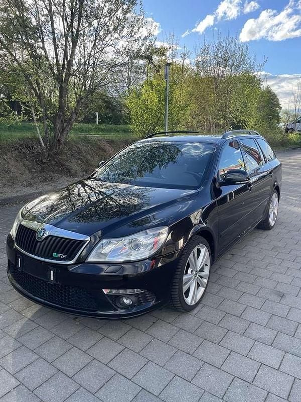 Schwarz Gebraucht 2011 Skoda Octavia RS Kombi | 7.500 € (Fairer Preis) - Bild 1/4