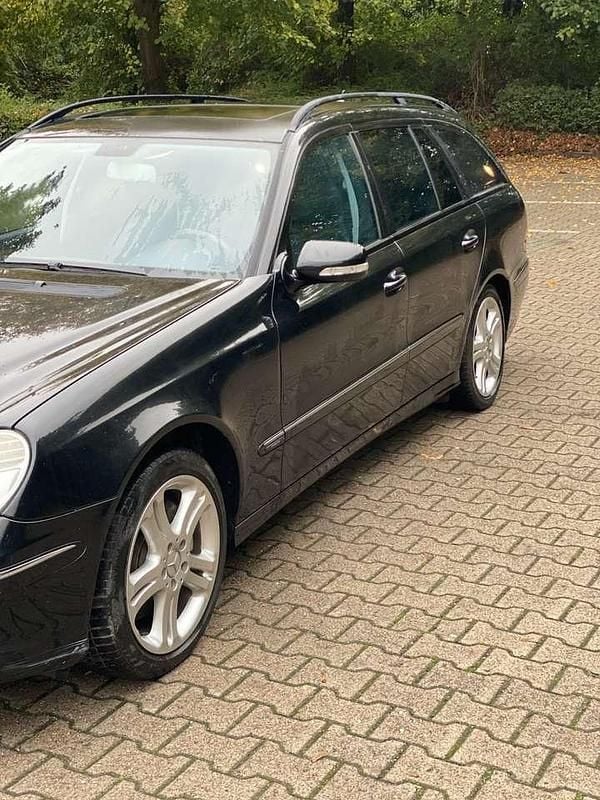 Gebraucht Mercedes E280 190 PS (139 kW) 2007 Schwarz Kombi