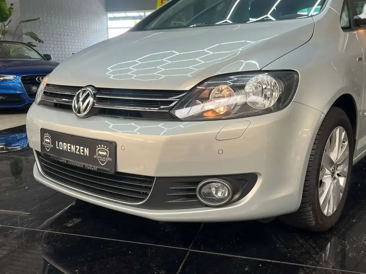 Gebraucht VW Golf Plus Life 122 PS (89 kW) 2013 Silver leaf white gold Van / Kleinbus