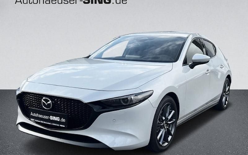 Weiß Gebraucht 2025 Mazda 3 Exclusive-Line Limousine | 28.490 € (Superpreis) - Bild 1/4