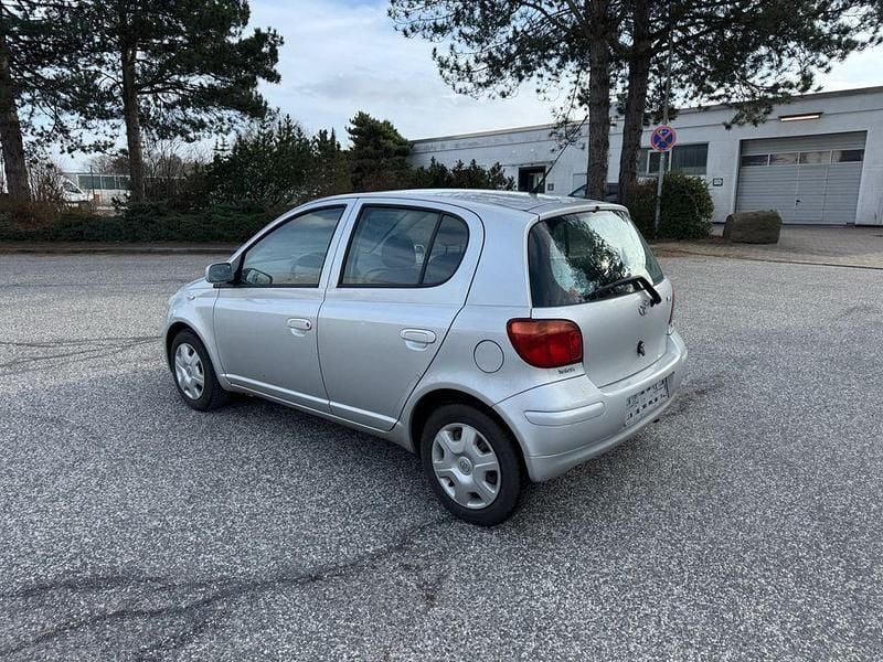 Gebraucht Toyota Yaris Sol 65 PS (47 kW) 2004 Silber Limousine