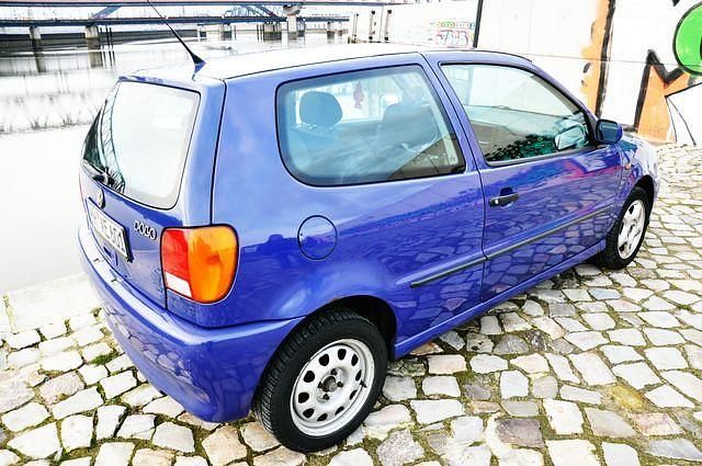 Gebraucht VW Polo 60 PS (44 kW) 1998 Blau Kleinwagen