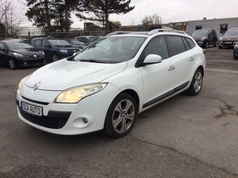 Weiß Gebraucht 2009 Renault Mégane GrandTour Dynamique Kombi | 4.299 € (Fairer Preis) - Bild 1/4