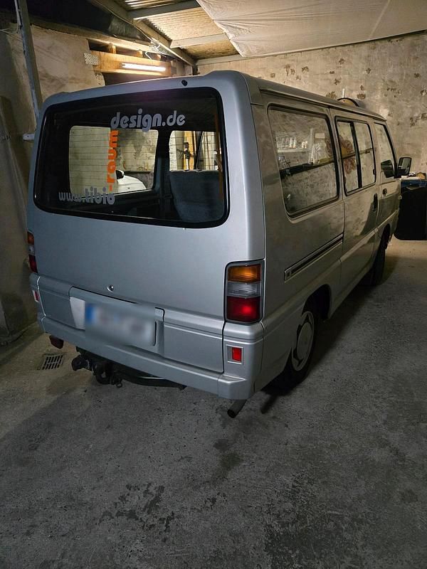 Gebraucht Mitsubishi L300 113 PS (83 kW) 1996 Silber Van / Kleinbus
