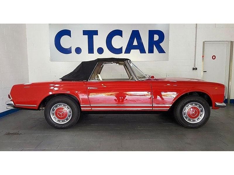 Gebraucht Mercedes 230 150 PS (110 kW) 1963 Rot Cabrio