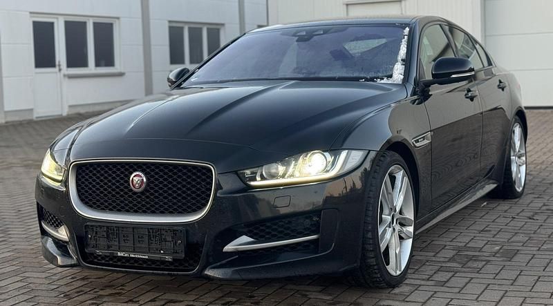 Schwarz Gebraucht 2016 Jaguar XE R-Sport Limousine | 6.900 € (Superpreis) - Bild 1/4