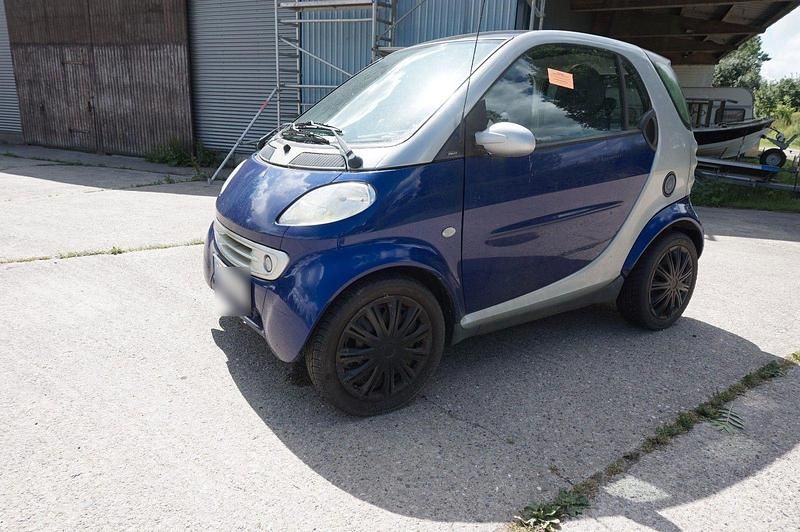 Blau Gebraucht 1999 Smart ForTwo Coupé Pure Kleinwagen | 650 € (Superpreis) - Bild 1/4