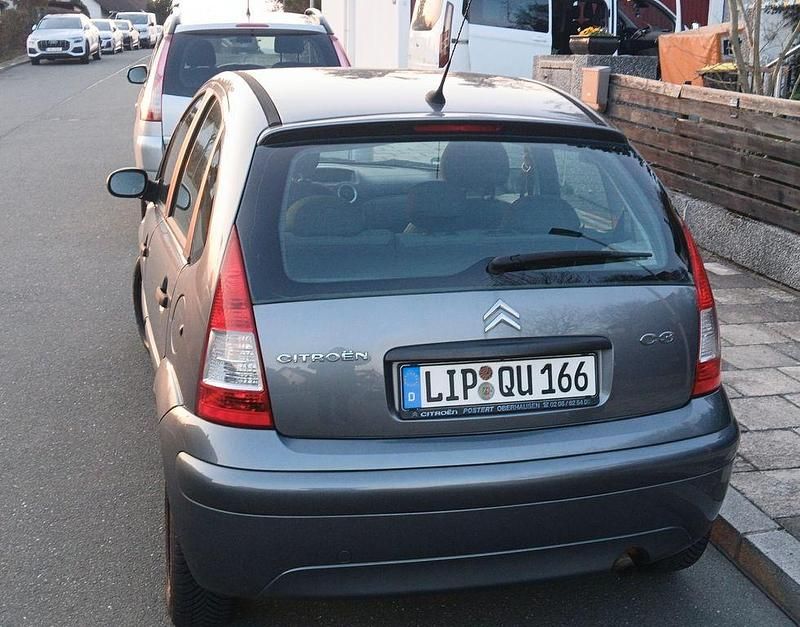 Gebraucht Citroën C3 Tendance 92 PS (67 kW) 2009 Grau Limousine