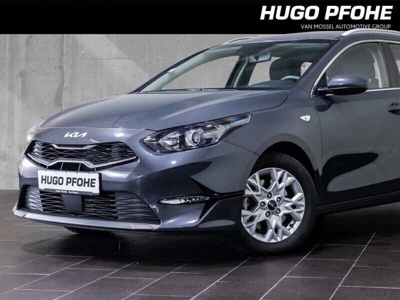 Gebraucht Kia Ceed Vision 160 PS (117 kW) 2023 Andere farbe Kleinwagen