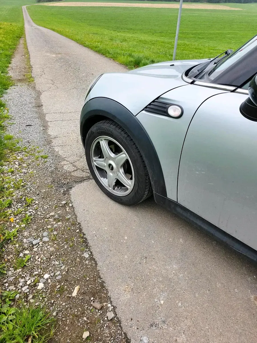 Usata Mini Cooper 120 CV (88 kW) 2007 Argento Utilitaria