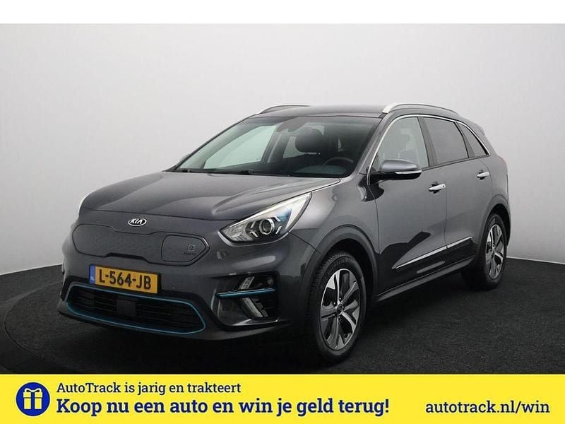 Grau Gebraucht 2020 Kia e-Niro 3 SUV | 18.996 € (Guter Preis) - Bild 1/4