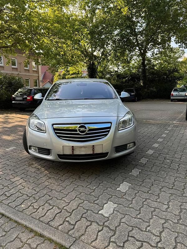Gebraucht Opel Insignia 140 PS (102 kW) 2009 Silber Limousine