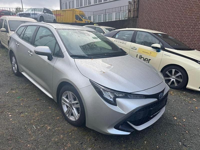 Silber Gebraucht 2022 Toyota Corolla Business Edition Kombi | 13.900 € - Bild 1/4
