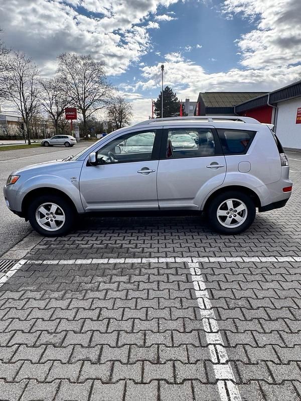 Gebraucht Mitsubishi Outlander Invite 140 PS (102 kW) 2009 SUV