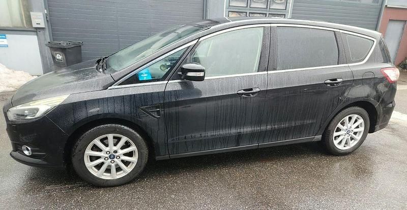 Gebraucht Ford S-MAX Titanium 179 PS (131 kW) 2016 Schwarz Van / Kleinbus