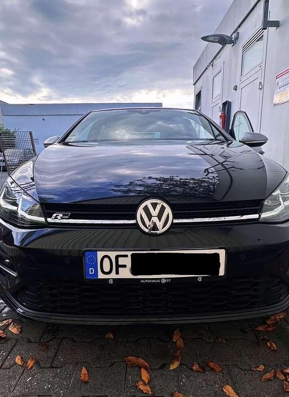 Schwarz Gebraucht 2018 VW Golf VII Highline Kleinwagen | 19.000 € (Etwas zu teuer) - Bild 1/4