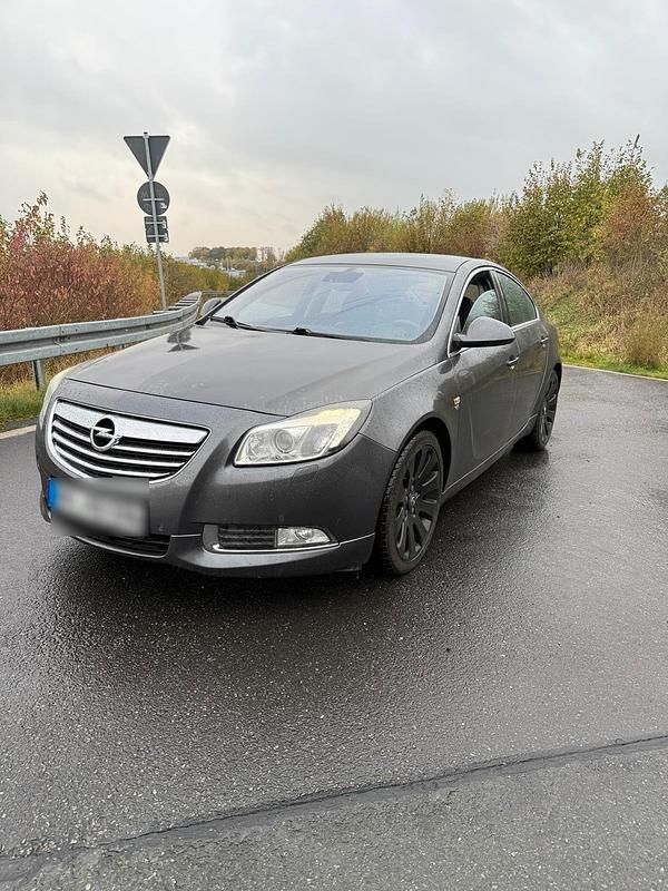 Grau Gebraucht 2009 Opel Insignia OPC Limousine | 5.100 € (Fairer Preis) - Bild 1/4