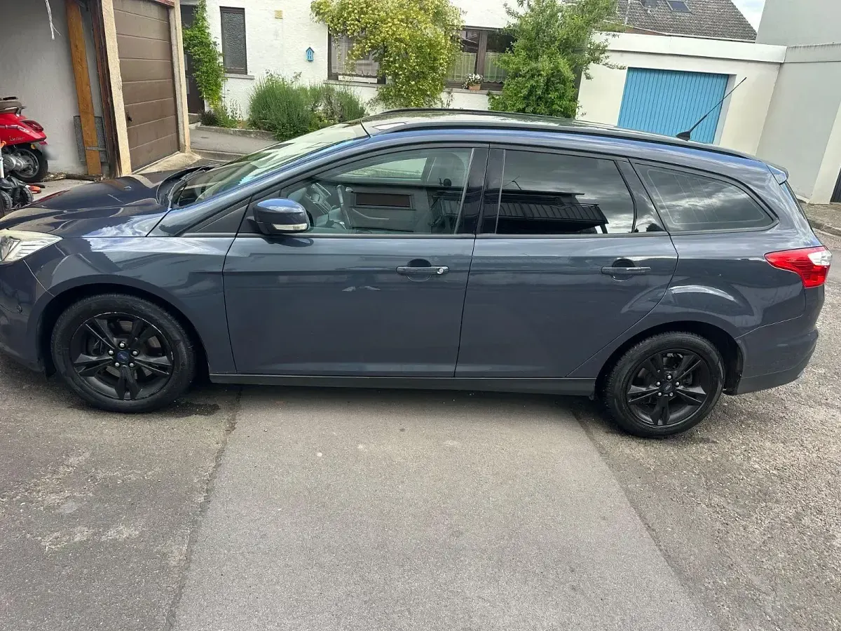 Używany Ford Focus SYNC Edition 116 KM (85 kW) 2014 Biały Kombi
