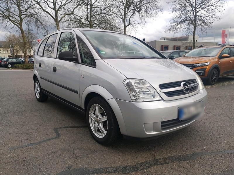 Gebraucht Opel Meriva 101 PS (74 kW) 2004 Silber Van / Kleinbus