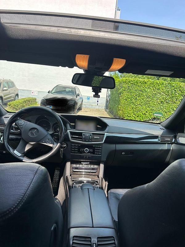 Gebraucht Mercedes E350 231 PS (169 kW) 2010 Schwarz Limousine