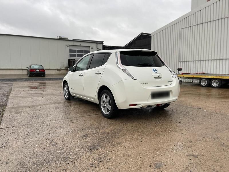 Gebraucht Nissan Leaf 80 kW (109 PS) 2017 Weiß Kleinwagen