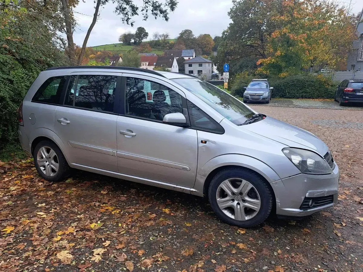 Gebraucht Opel Zafira 150 PS (110 kW) 2009 Silber Van / Kleinbus