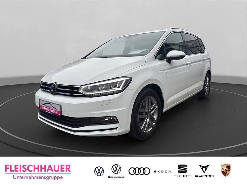 Weiss Gebraucht 2022 VW Touran Highline Van / Kleinbus | 29.990 € (Guter Preis) - Bild 1/4