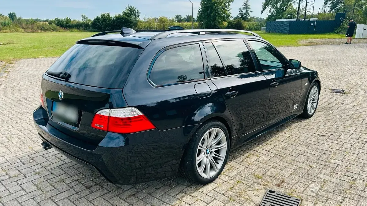 Gebraucht BMW 530 M Sport 235 PS (172 kW) 2009 Blau Kombi