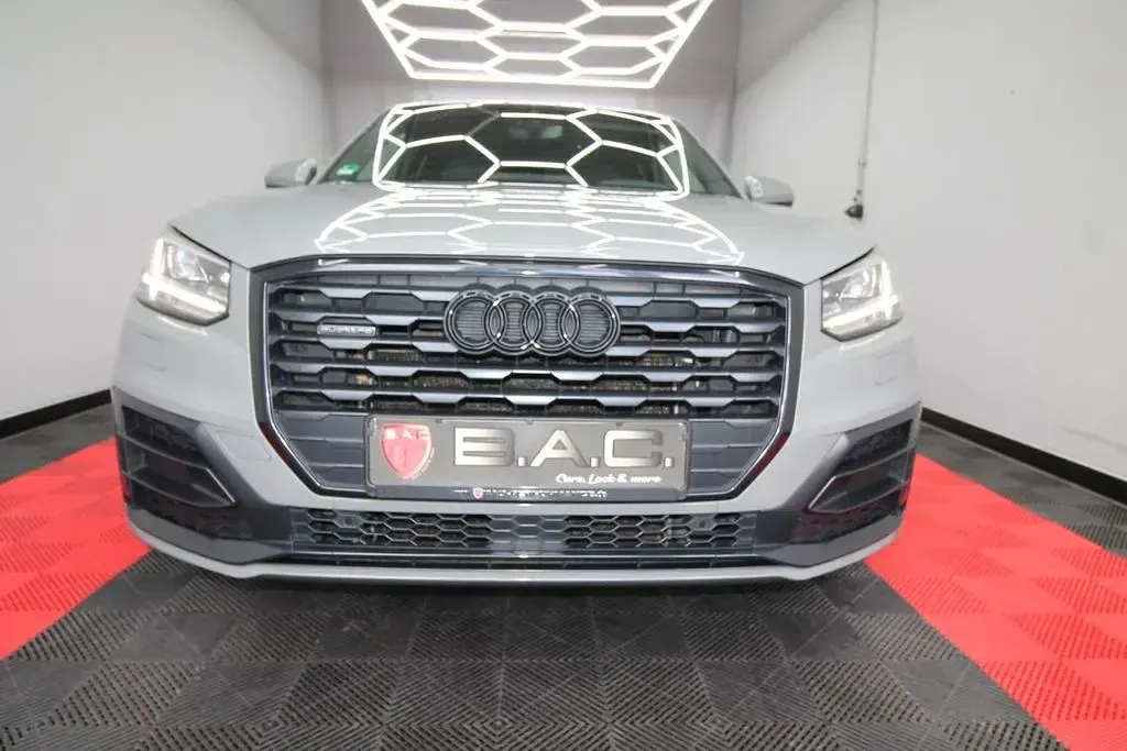 Używany Audi Q2 S-Line 190 KM (139 kW) 2019 Szary SUV