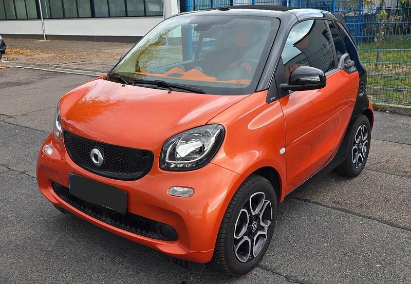 Gebraucht Smart ForTwo Cabrio Basis 71 PS (52 kW) 2016 Schwarz Cabrio