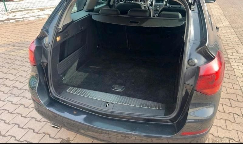 Gebraucht Opel Astra 160 PS (117 kW) 2012 Schwarz Kombi