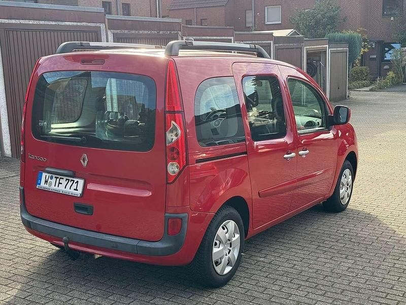 Gebraucht Renault Kangoo 106 PS (77 kW) 2012 Rot Kombi