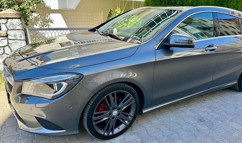 Gebraucht Mercedes CLA180 Shooting Brake Urban 122 PS (89 kW) 2016 Grau Kombi