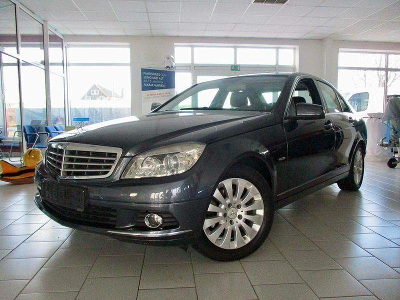 Grau Gebraucht 2009 Mercedes C180 Limousine | 4.950 € (Fairer Preis) - Bild 1/4