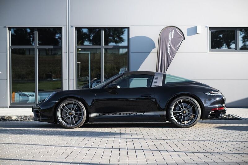 Gebraucht Porsche 992 480 PS (353 kW) 2022 Tiefschwarzmetallic Cabrio