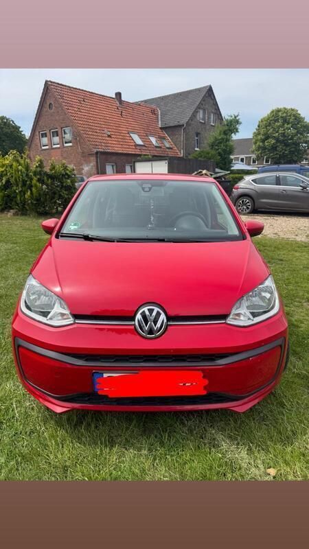 Rot Gebraucht 2019 VW up! Kleinwagen | 10.500 € (Etwas zu teuer) - Bild 1/4