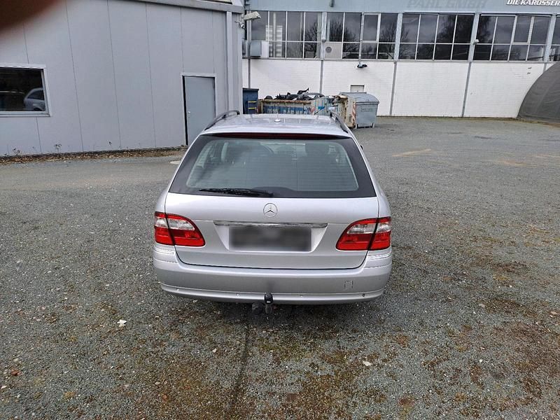 Gebraucht Mercedes E220 170 PS (125 kW) 2008 Silber Kombi